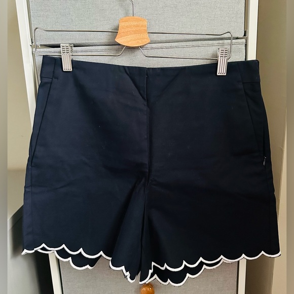 New Ann Taylor Navy Blue Shorts with White Scalloped Trip and Side Zip. US8 - Picture 2 of 12